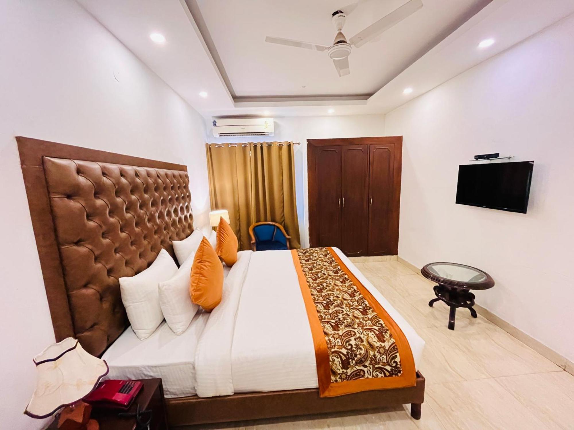 Отель Grove Residency Hauz Khas New Delhi Couple Friendly Экстерьер фото